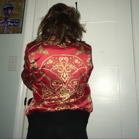 Red n gold chain satin jacket - Picture 4 of 5